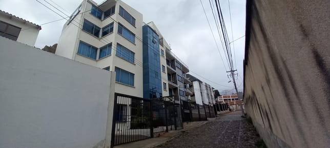 DEPARTAMENTO EN VENTA - ACHUMANI