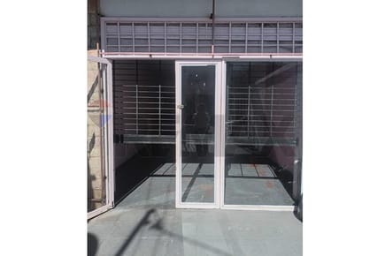Alquiler De Amplio Local Comercial