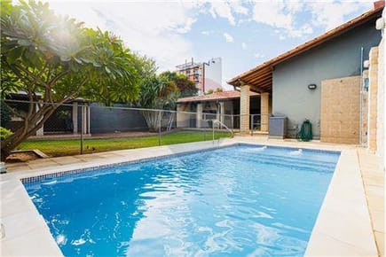 Vendo Casa con Piscina y terreno de 906 M2 en Asunción Bº Recoleta 