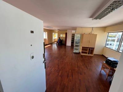 AMPLIA OFICINA EN ALQUILER EN MIRAFLORES, PISO 9 