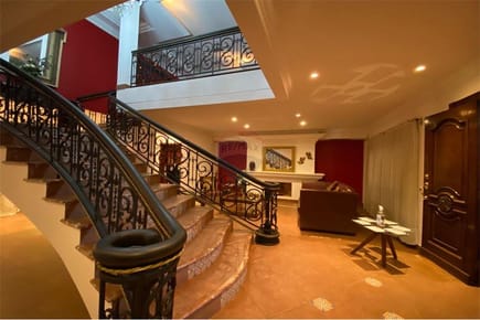 VENDO RESIDENCIA EN EL BARRIO RECOLETA