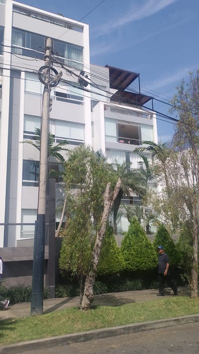 ALQUILO DÚPLEX DE 110 m² – MAGDALENA DEL MAR, LÍMITE CON SAN ISIDRO