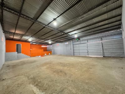 ALQUILO SALÓN COMERCIAL EN BARRIO PANAMBI VERA