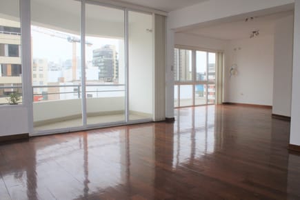 Dúplex con balcón en corazón de Miraflores