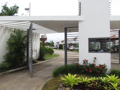 Alquile CASA mejor que Hotel – Feria Expocruz