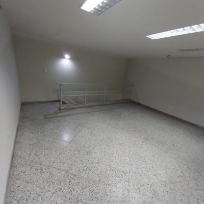 ALQUILO AMPLIO SALON COMERCIAL CENTRO DE ASUNCION