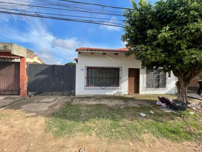 Casa Rentable en Venta – Villa 1ro de Mayo, Zona 3 Pasos al Frente