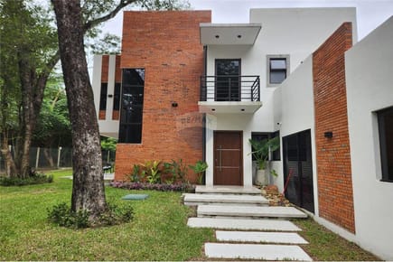 CASA AMOBLADA MODERNA MINIMALISTA