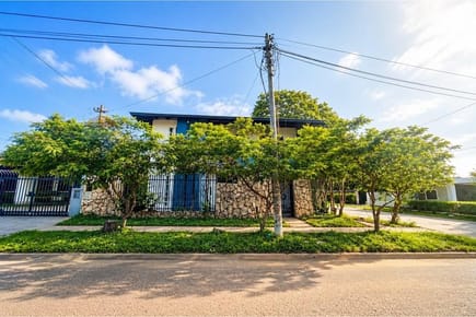 En Esquina - Luque, Zona Marena, Cit