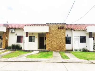 Casa en Venta zona norte Condominio Versalle - Av Banzer km 8 1/2 