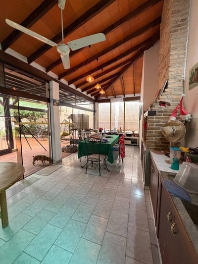 Vendo casa en Lambare a 5 cuadras de Cacique