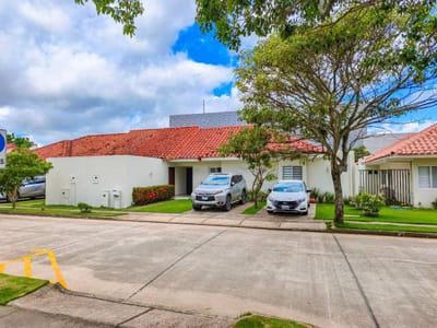 Casa en Venta – Las Palmas II | 4 Dormitorios en una Planta