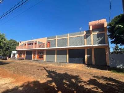 Vendo Tinglado en Barrio Santa Ana, Ciudad del Este – 976 m²