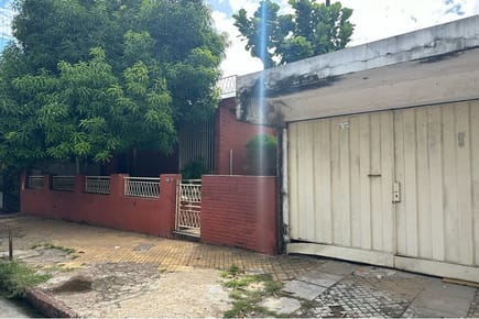CASA A PRECIO DE TERRENO - SAJONIA