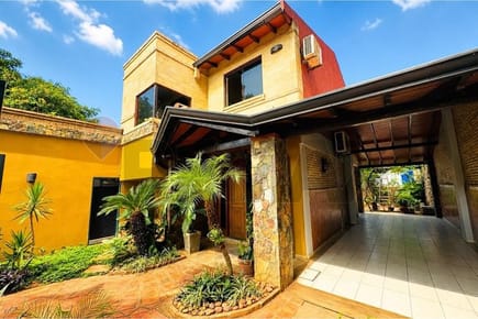 Exclusiva Residencia en Lambaré en venta