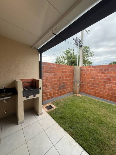 Casas de 2 dormitorios en Arasy 2- Luque
