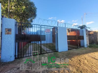 AMPLIA CASA ZONA SUR, ENTRE 6TO Y 7TO ANILLO