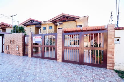 DE OCASIÒN SE VENDE AMPLIA CASA EN AV. SANTOS DUMONT