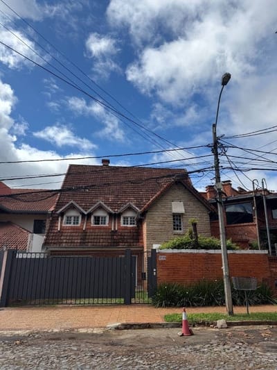 Casa en venta en barrio Ykua Saty