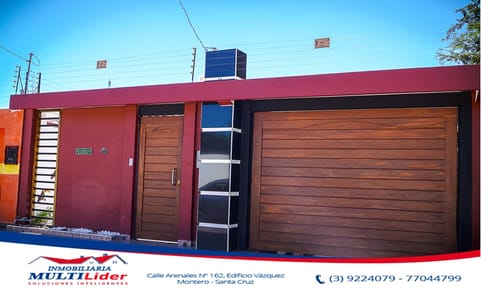 BONITA CASA EN VENTA DENTRO DEL PRIMER ANILLO DE MONTERO