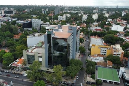 Espacio de oficina-Alquiler-Del Maestro E/ San Martin, Villa Morra, Asunción