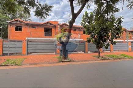Vendo Duplex de tras de la Conmebol