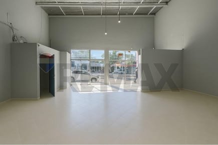 ALQUILO SALON COMERCIAL EN CUIDAD NUEVA
