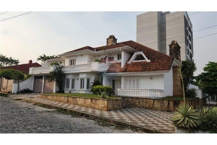 CASA EN VENTA-EXCELENTE UBICACIÓN PARA PROYECTOS