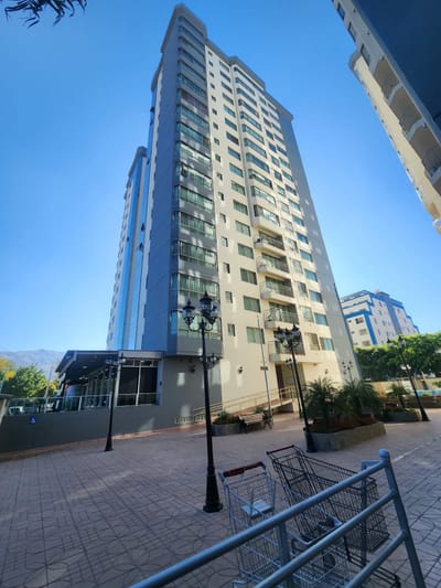 Amplio Y Confortable Departamento 145 M2 Av. América Oeste