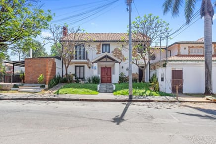 Oportunidad Mburucuyá: Terreno 20x20 en Esquina - 310m² Const.