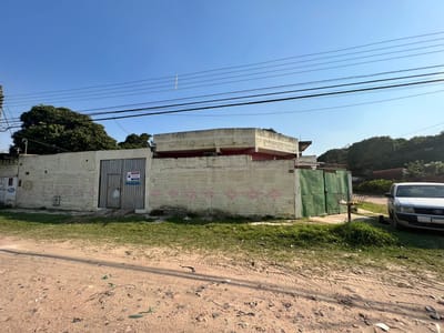 CASA EN VENTA EN ESQUINA