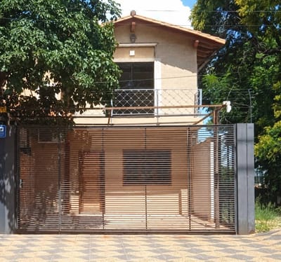 Dúplex de 3 Dormitorios en Alquiler - Loma Pytá, Asunción