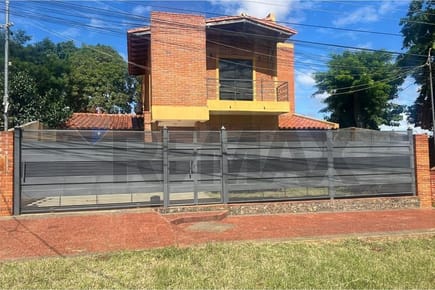 Vendo casa de 4 habitaciones en Luque cuarto Barrio 