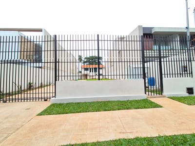 Alquilo casa en Mburucuyá, ideal para oficina
