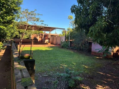 Vendo amplia propiedad en Barrio San Isidro - Encarnacion