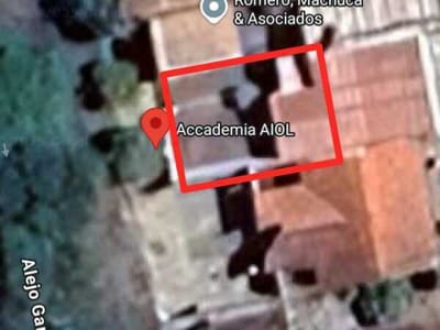 VENDO TERRENO EN SAJONIA CON CASA A DEMOLER