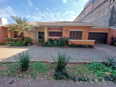 Casa en Venta de 804,4 m2 en Barrio Los Laureles