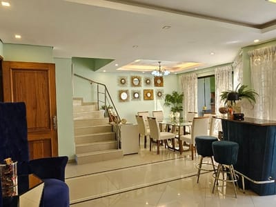 ALQUILO DUPLEX 4 DORMITORIOS EN LOS LAURELES