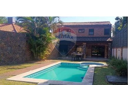 CASA EN YKUA SATI - ALQUILER
