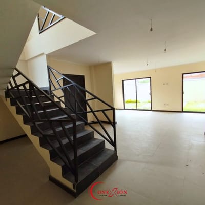 CASA EN VENTA A ESTRENAR CARRETERA A COTOCA KM 15.5