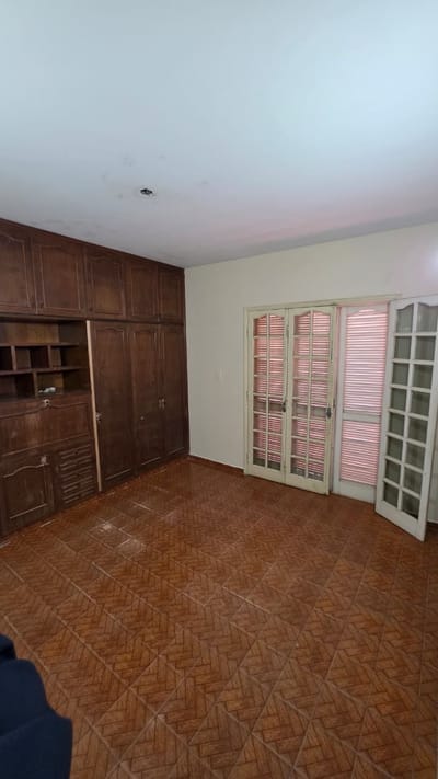 VENDO EDIFICIO EN PERFECTAS CONDICIONES - BARRIO LOS LAURELES 