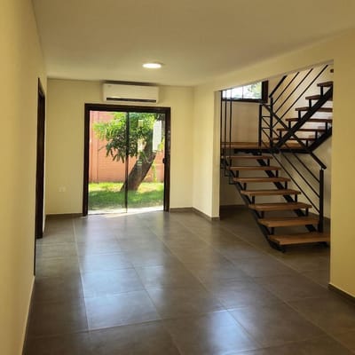 Alquilo Casa A Estrenar En Condominio Villaggio Fernando De La Mora Zona Norte
