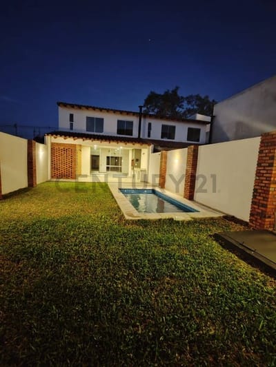 DÚPLEX EN VENTA – LUQUE, CUARTO BARRIO
