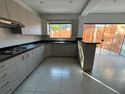 Alquilo duplex a extrenar en San Lorenzo, zona Laguna Grande