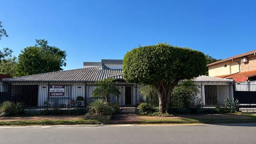 VENDO CASA DE UNA PLANTA EN VILLA ADELA