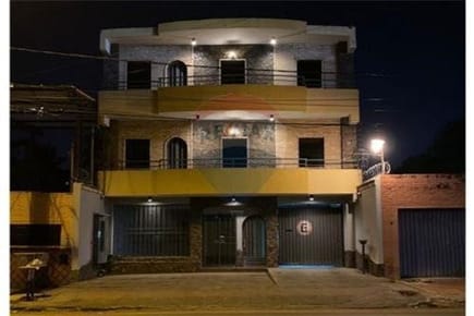 VENDO EDIFICIO EN LOS LAURELES