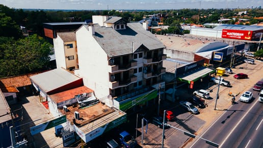  VENDO EDIFICIO CON RENTA EN LOMA PYTÁ