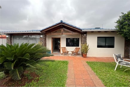 HERMOSA Y AMPLIA CASA CON PISCINA ZONA BARCEQUILLO     J.A