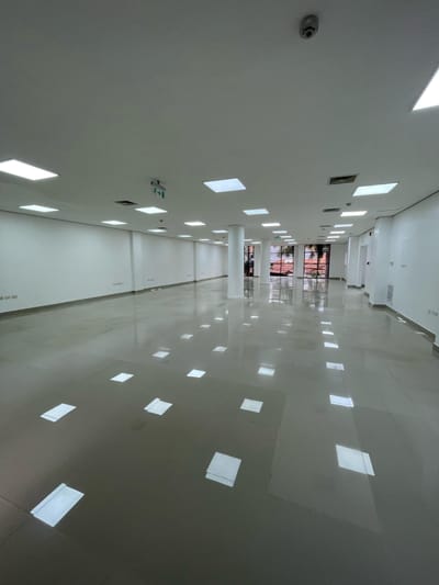 ZONA SHOPPING DEL SOL EN ALQUILER OFICINA DE 305 M2