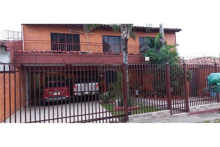 EN VENTA CASA EN LUQUE LAURELTY